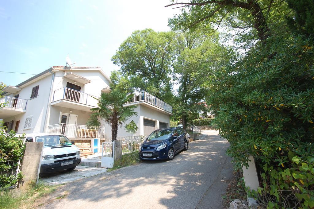 Apartment Mladan By El-Pi Tours Njivice Exterior photo