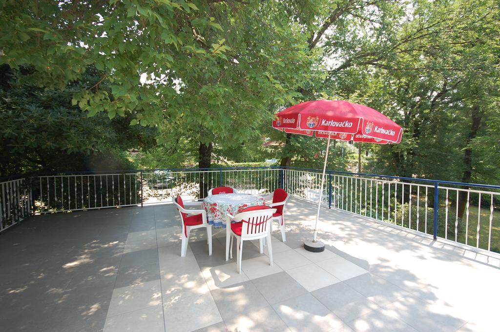 Apartment Mladan By El-Pi Tours Njivice Exterior photo