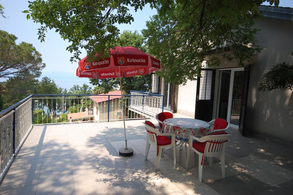 Apartment Mladan By El-Pi Tours Njivice Exterior photo